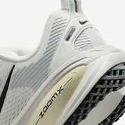 Nike Vomero 18 - White | Beige