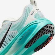 Nike Vomero 18 - White | Dusty Cactus
