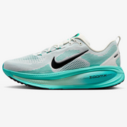 Nike Vomero 18 - White | Dusty Cactus