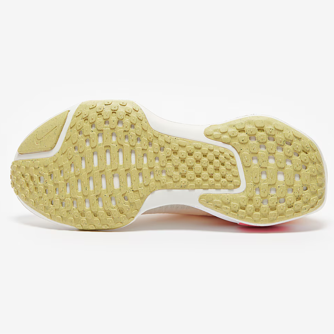 Nike Invincible Run 3 - Beige | White