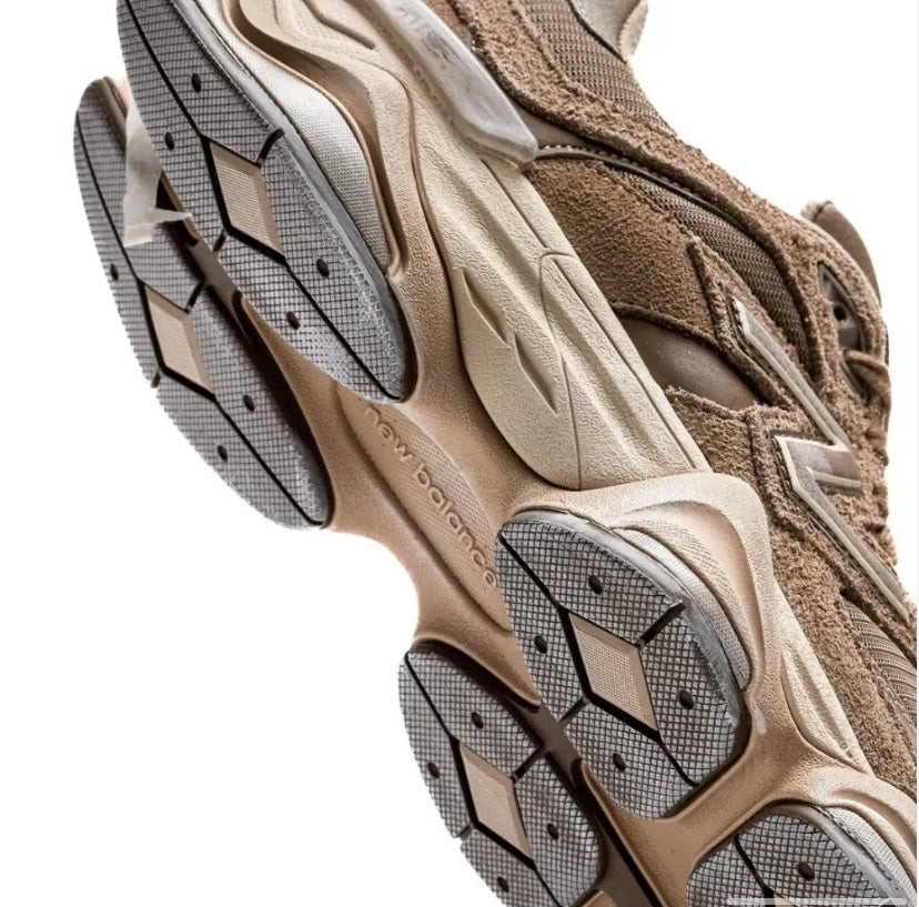 New Balance 9060 - Mushroom | Timberwolf