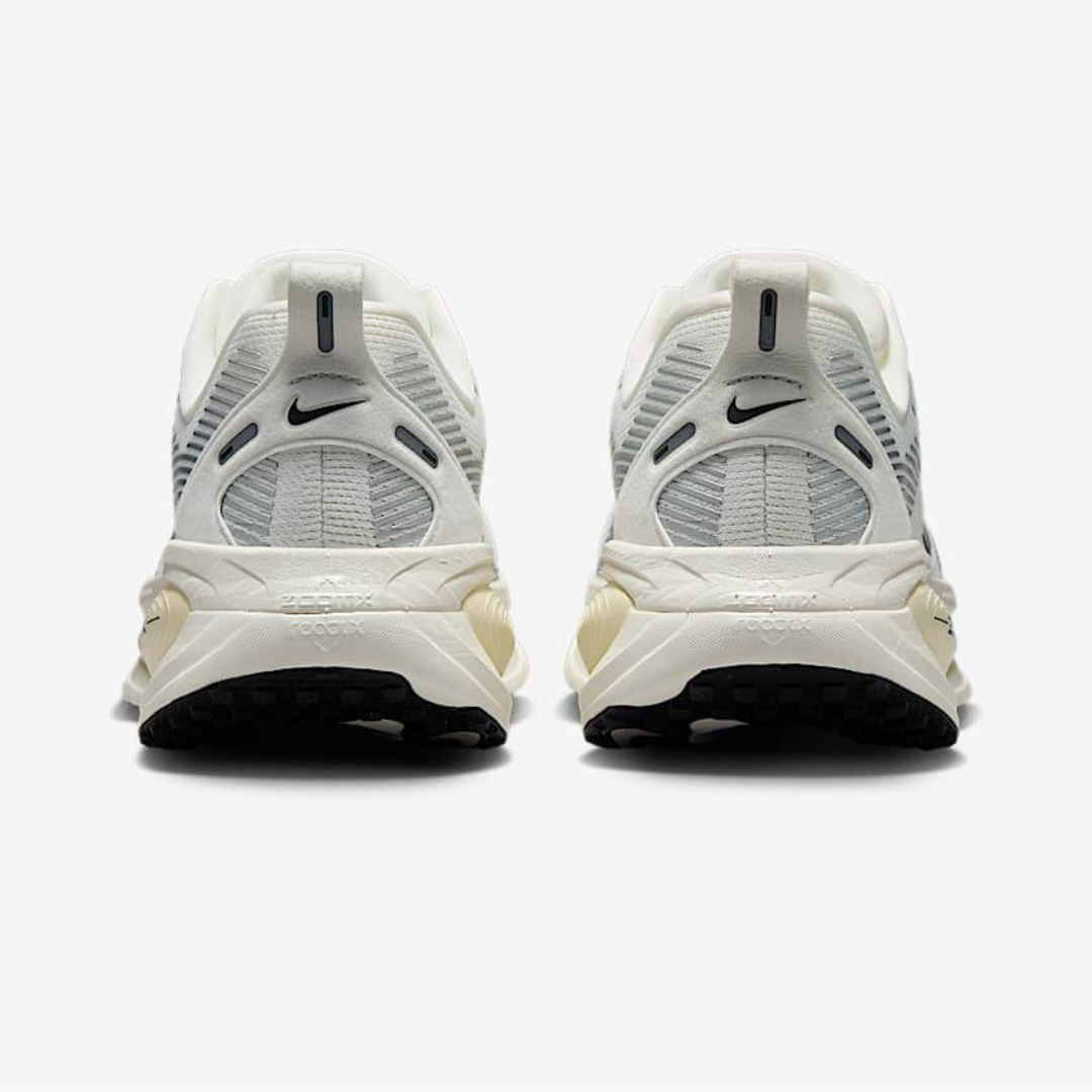 Nike Vomero 18 - White | Beige