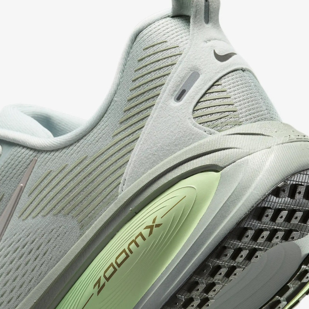 Nike Vomero 18 - Olive Green
