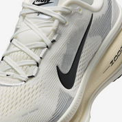 Nike Vomero 18 - White | Beige