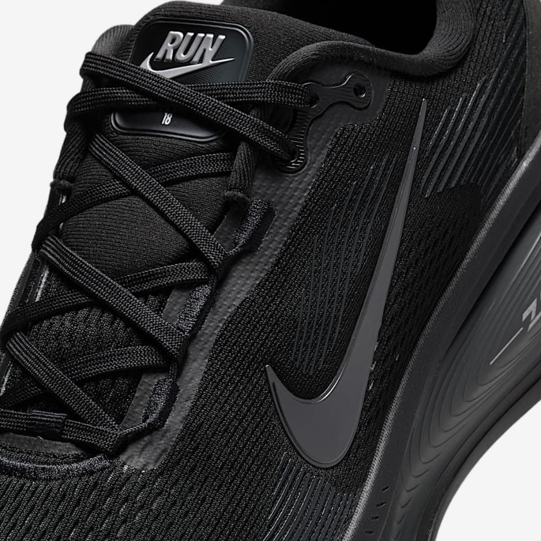 Nike Vomero 18 - Black