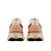 New Balance 9060 - Sparrow Flat Taupe Marrom